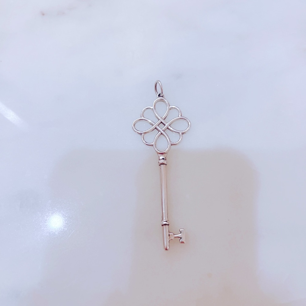 tiffany keys knot pendant, large, about 2.5inch long